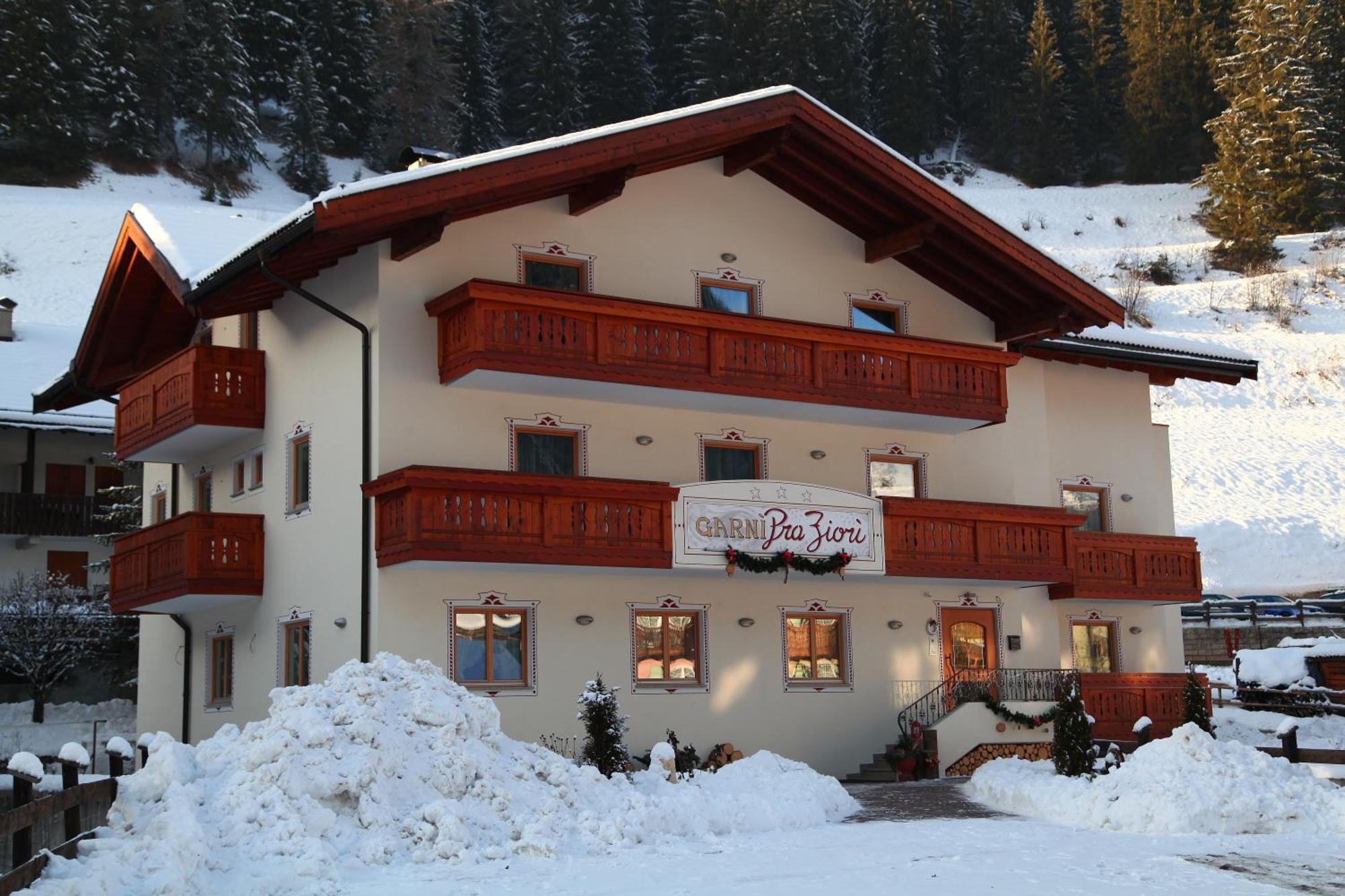 Garni Pra Fiori Hotel กัมปีเตลโลดีฟัสซา ภายนอก รูปภาพ