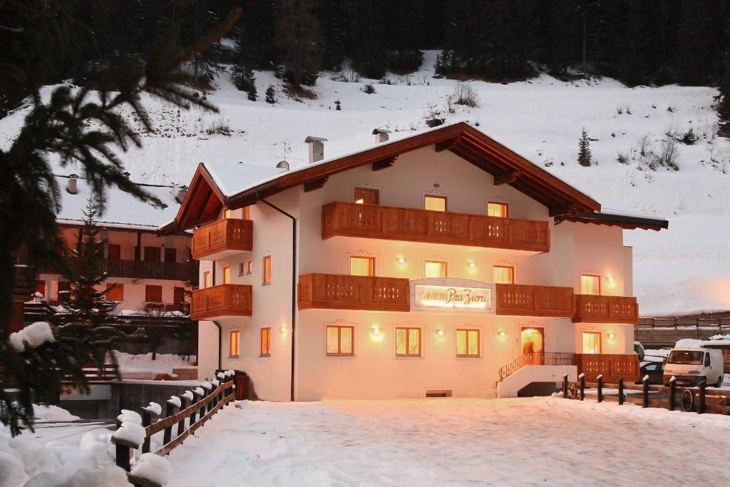 Garni Pra Fiori Hotel กัมปีเตลโลดีฟัสซา ภายนอก รูปภาพ