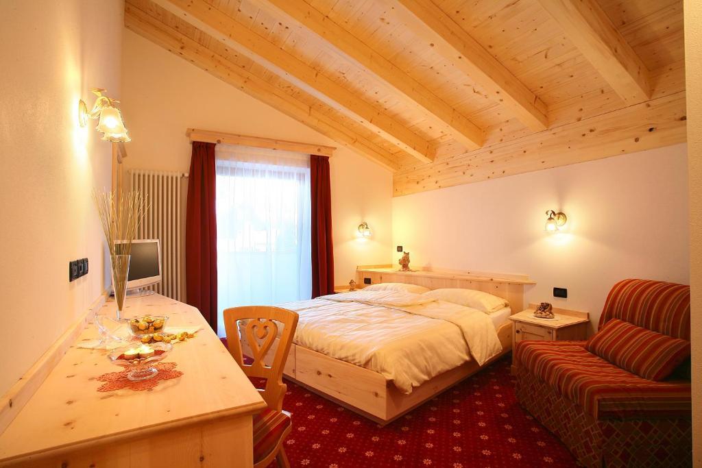 Garni Pra Fiori Hotel กัมปีเตลโลดีฟัสซา ห้อง รูปภาพ
