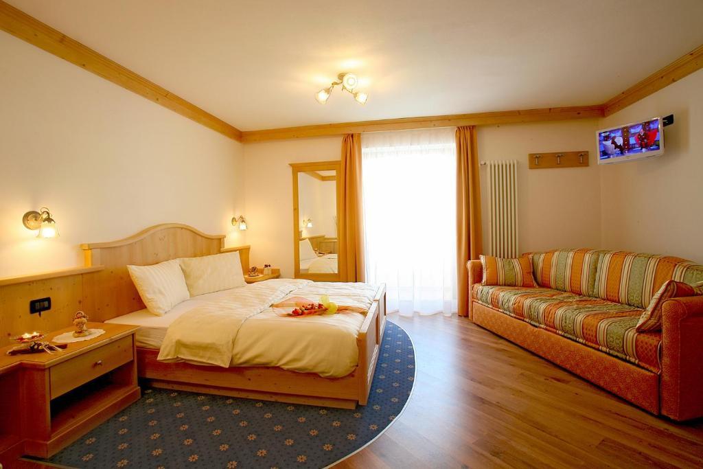 Garni Pra Fiori Hotel กัมปีเตลโลดีฟัสซา ห้อง รูปภาพ