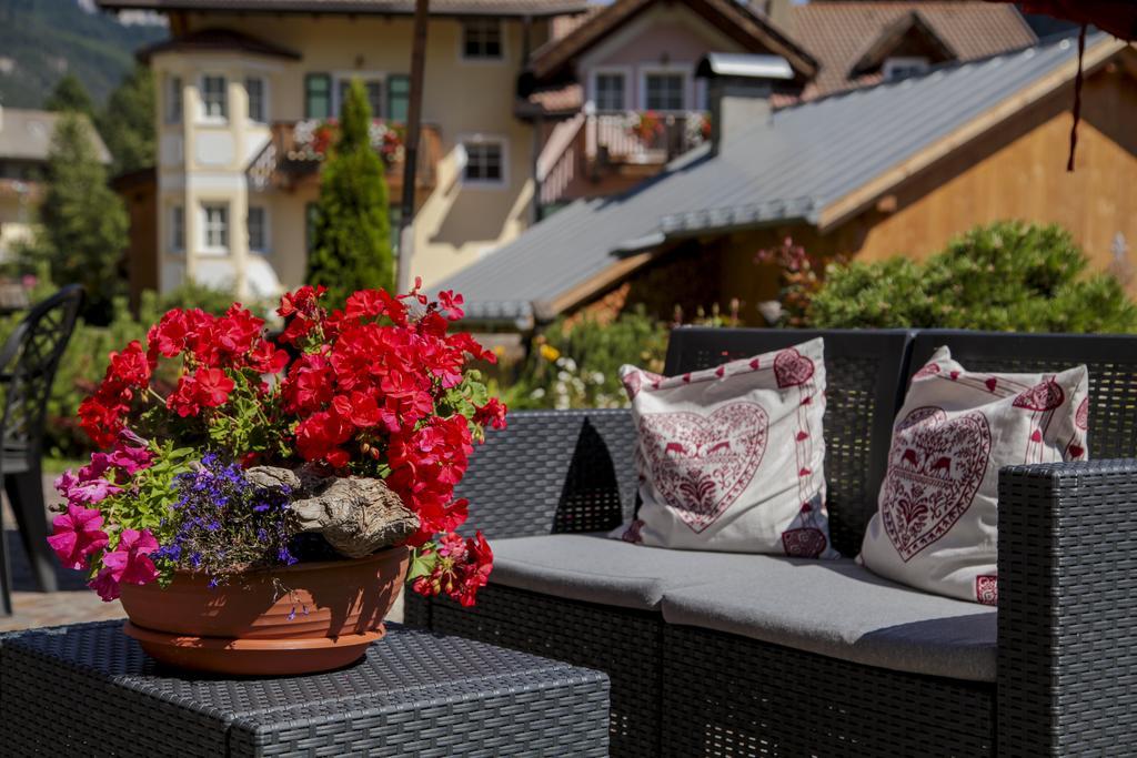 Garni Pra Fiori Hotel กัมปีเตลโลดีฟัสซา ภายนอก รูปภาพ