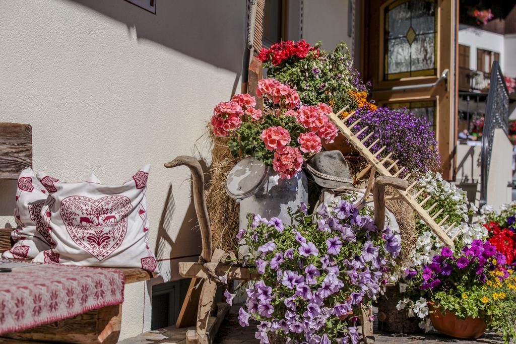 Garni Pra Fiori Hotel กัมปีเตลโลดีฟัสซา ภายนอก รูปภาพ