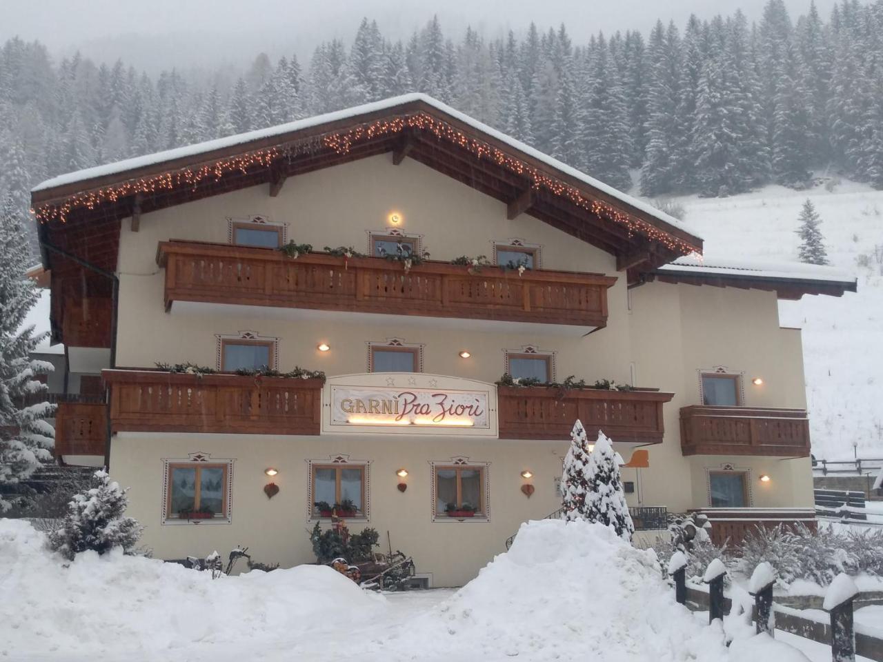 Garni Pra Fiori Hotel กัมปีเตลโลดีฟัสซา ภายนอก รูปภาพ